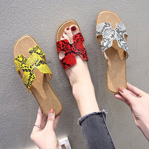 Women's Sandals Summer Ladies Girl Casual Sandals Women's Falt Brand Snake Pattern Black Red Slippers Flat Heels Women's Shoes